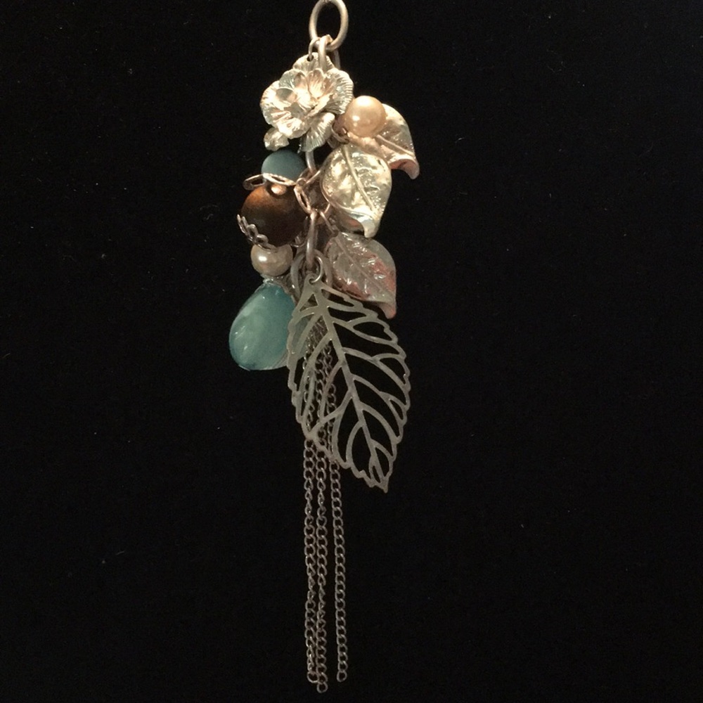 Beautiful necklace - Picture 3 of 6
